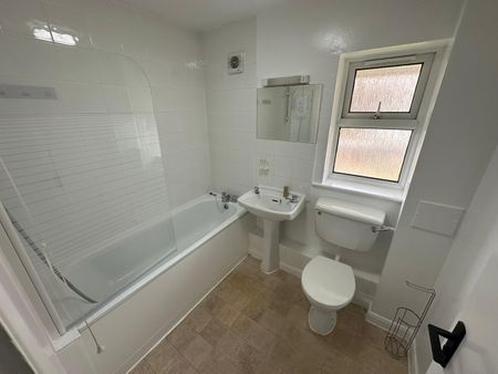 Studio Flat, Granville Gardens, SW16 - Photo 5