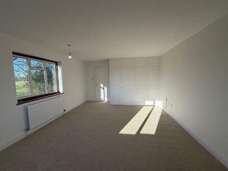 5 bedroom detached house to rent - Photo 3
