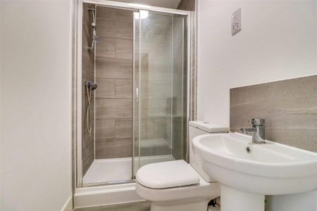 3 bedroom apartment to rent - Photo 4
