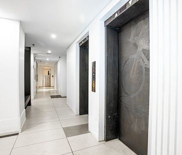 2100 Boulevard de Maisonneuve West, Montréal, QC - Photo 1