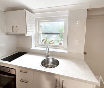 TRANQUIL WATERFRONT RETREAT WITH CAPTIVATING BAY VIEWS - Photo 5