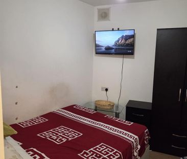 2 bedroom apartment to rent - Photo 6