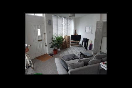 1 Bed Flat, Hayward Road, BS5 - Photo 2