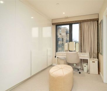 A contemporary four bedroom townhouse in a popular modern developme... - Photo 6