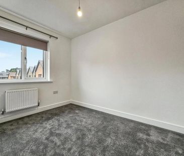 4 bedroom detached house to rent - Photo 3