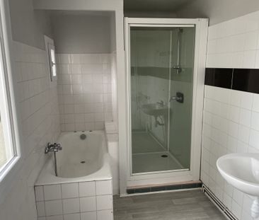 Location Appartement 4 pièces 83m² CHATELLERAULT 86100 - Photo 1