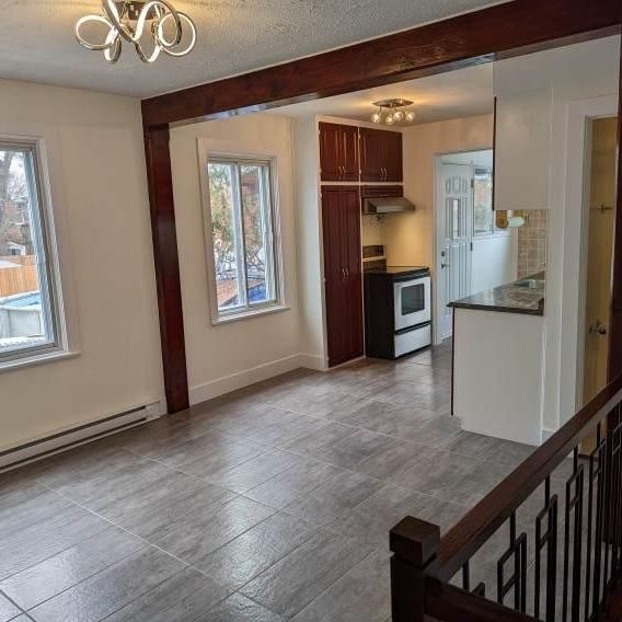 Appartement sur deux niveaux-Comme une maison, au cœur d'Ahuntsic ! - Photo 1