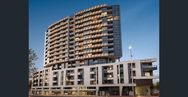 Stylish Apartment in the Heart of Malvern East - Photo 1