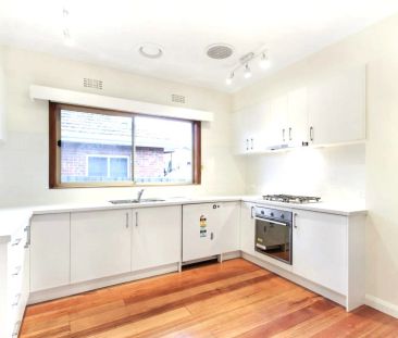 THREE BEDROOM HOME - PERFECT LOCATION! - Photo 3