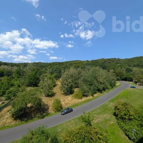 Prostorný byt 4+1 s lodžií a nádherným výhledem, 5. patro, Janov u Litvínova - Фото 1