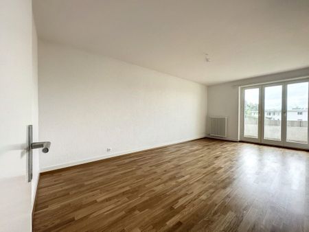 Bel appartement rénové de 2 pièces au 5ème étage - Photo 3