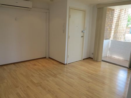 First Floor Beauty! - Photo 5