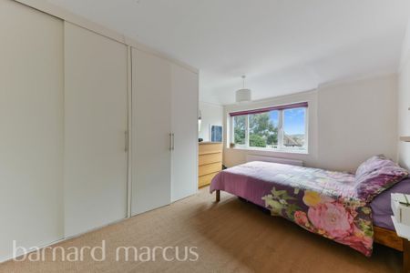 Elgar Avenue - Photo 4