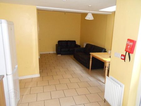 Great Student House, 2 Penrose Street, Queens Quarter, Belfast, BT7 1QX - Photo 2