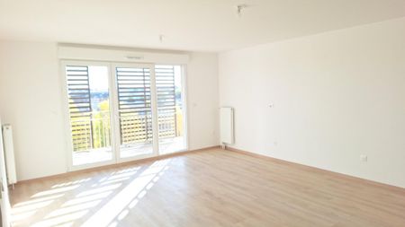 Location Appartement 3 pièces 70m² VALENCIENNES 59300 - Photo 2
