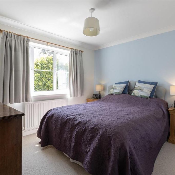 3 bedroom detached bungalow to rent - Photo 1