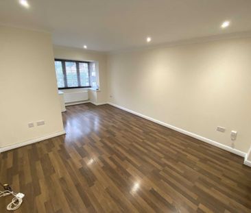 Price £2,795 pcm - Available 27/02/2026 - Unfurnished - Photo 2