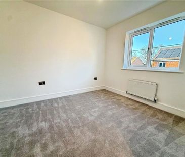 4 bedroom detached house to rent - Photo 3