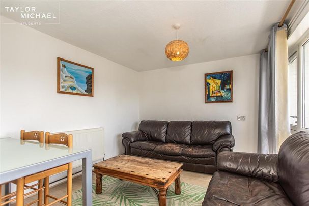 3 bedroom flat to rent - Photo 1