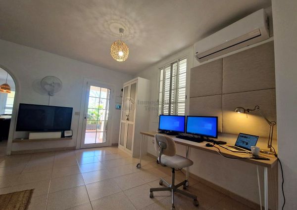 For Rental: 2-Bedroom Semi-Detached House in Las Rosas