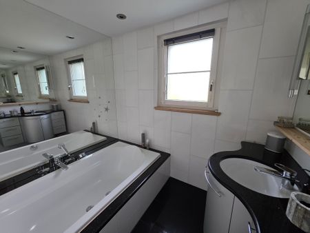 Exklusive 4.5-Zimmer-Wohnung mit Komfort in Bergdietikon - Foto 2
