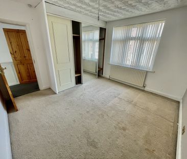 Semi-detached Family Home * Three Bedrooms * Fitted Kitchen * UPVC ... - Photo 4