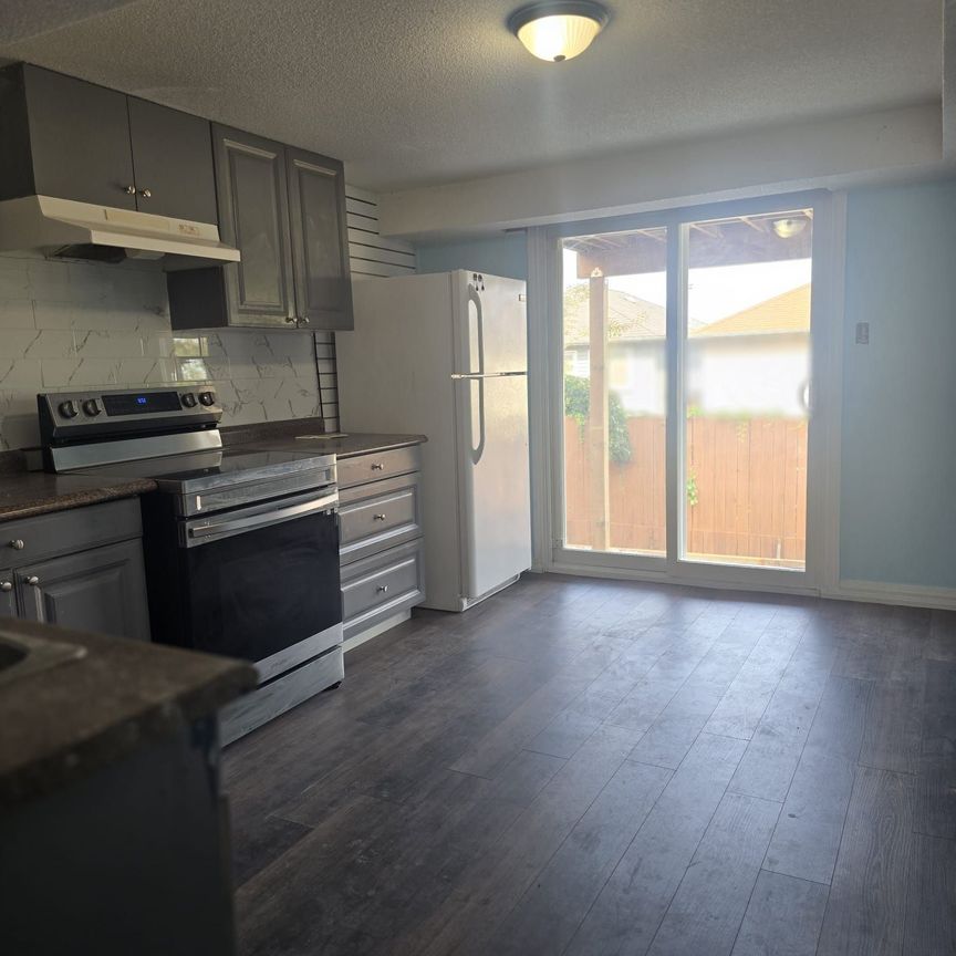 For Lease - 2113 Theoden Court, Pickering, Ontario - Photo 1