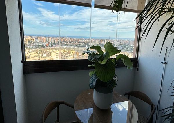 Middle Floor Apartment in Teatinos