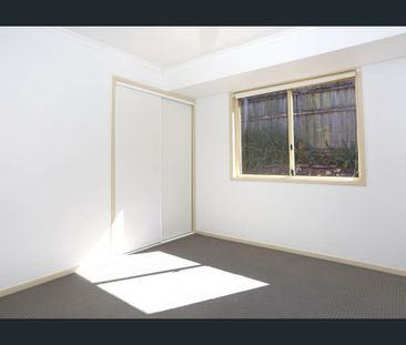 Peaceful Family Home in Sought-After Mudgeeraba Location - Photo 6