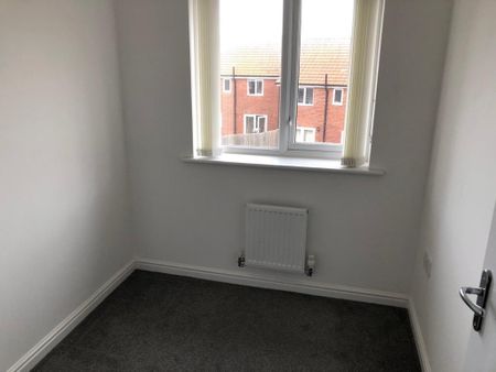 3 bedroom semi-detached house to rent - Photo 5