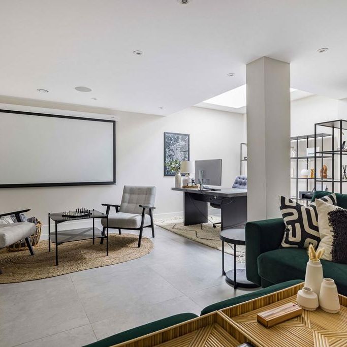 4 bedroom terraced house to rent - Photo 1