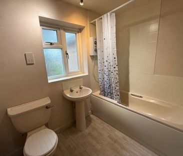 3 bedroom semi-detached house to rent - Photo 6