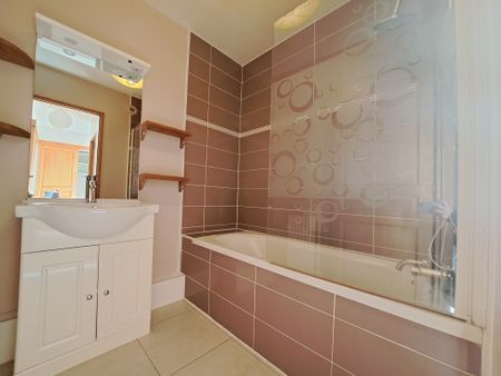 Location Appartement 2 pièces 47m² TROYES 10000 - Photo 4