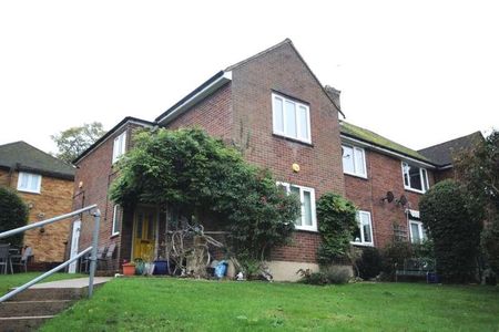 Merle Avenue, Harefield, UB9 - Photo 4