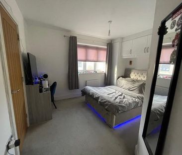 3 bedroom detached house to rent - Photo 2