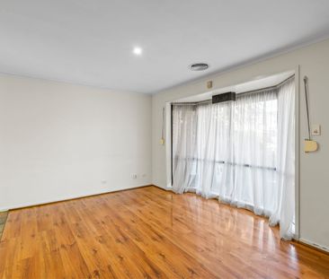 Your Perfect Roxburgh Park Retreat Awaits - Photo 1