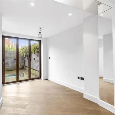 3 Bedroom House - Photo 1