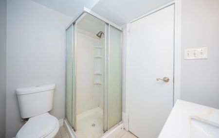 For Lease - 53 Newbury Drive Unit# Basement, Newmarket, Ontario - Photo 3