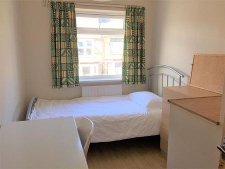 3 bedroom private hall to rent - Photo 4