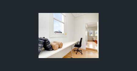 Stunning Beachfront Apartment in the Heart of Henley - Photo 5