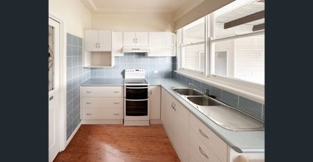 Spacious Family Home with Large Entertaining Area - Photo 3