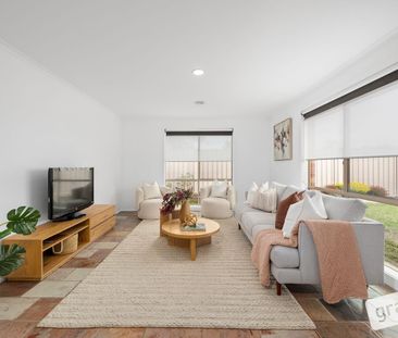 REFURBISHED 5 BEDROOM FAMILY HOME - Photo 4