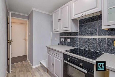 Ellerbeck, Wilnecote, B77 - Photo 3