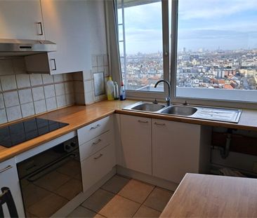 Een gunstig gelegen appartement met lift en met zicht op de skyline... - Photo 3