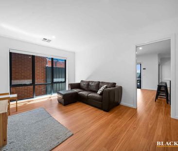 Spacious & Solar-Powered Home - Photo 6