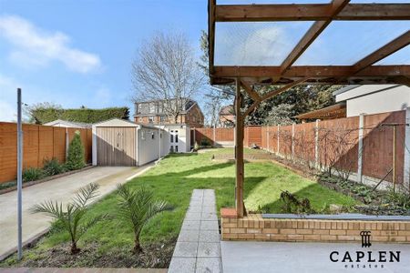 4 bedroom detached house to rent - Photo 2