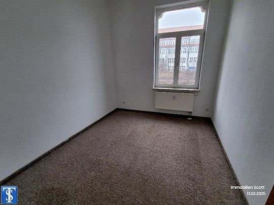 günstige 2 Zimmer Wohnung mit Aufzug im Haus und EBK - Photo 1