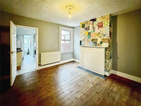 3 bedroom terraced house to rent - Photo 3