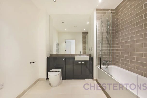 2 bedroom flat in 31 Lock Side Way - Photo 1