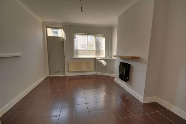 2 bedroom terraced house to rent - Photo 1